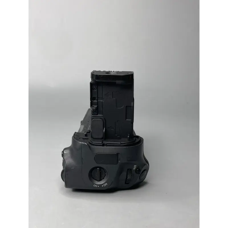 Canon BGE22/01013 Battery Grip F/EOS R, Used