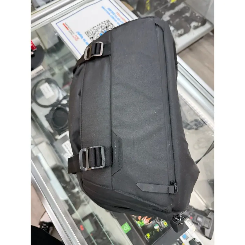Peak Design Everyday Sling 10L Camera Bag (Black), Used
