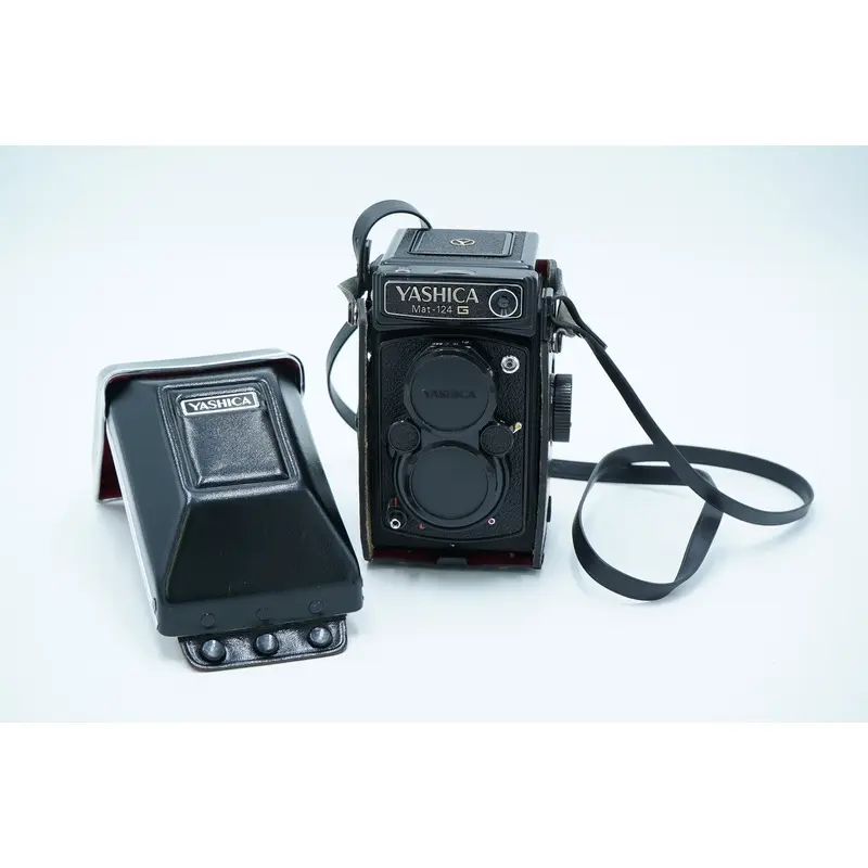 Yashica 124G/85955 Mat-124G 120 Film Camera, Used