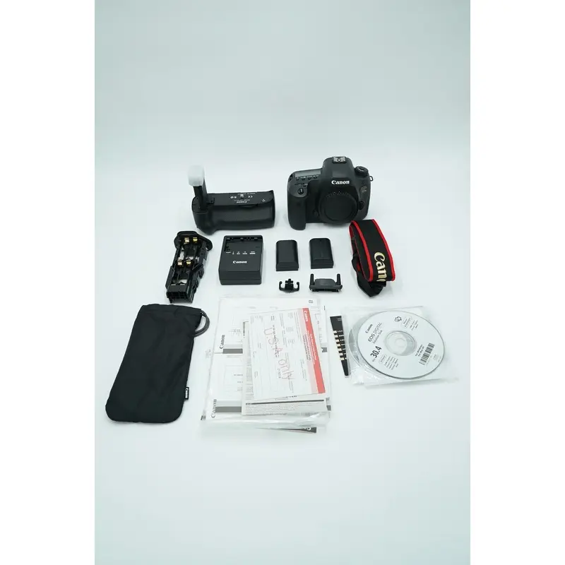 Canon EOS5DSBODY/00708 EOS 5Ds Body Only + Battery Grip BGE11, Used