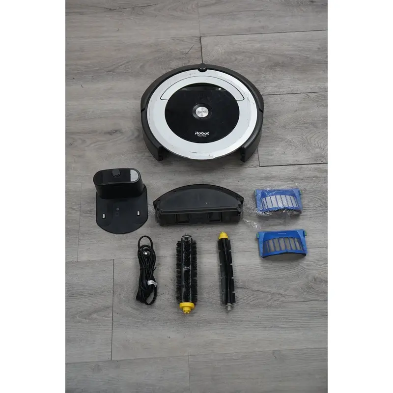 iRobot 699/01969 Roomba 699 Vacumming Robot, Used