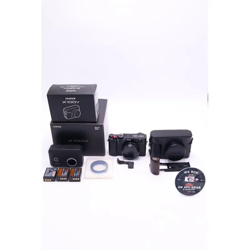 Fujifilm X100VI-15466 X100VI BUNDLE (Black), Used
